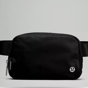 Lululemon Everywhere Belt Bag 1L water repellent NWT